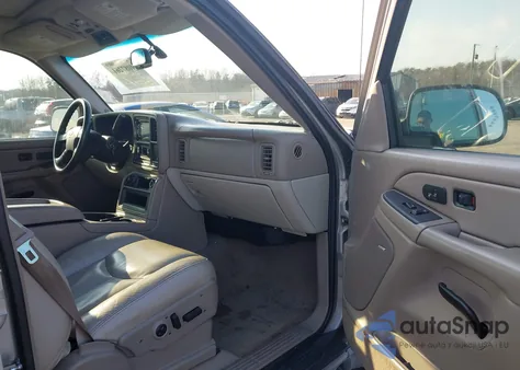 2005 Chevrolet Tahoe Z71 z USA, uszkodzony, nr VIN 1GNEK13T95R231209